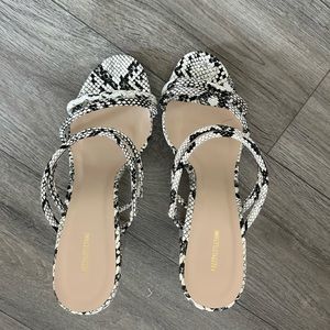 ⭐️PRETTYLITTLETHING HEELS⭐️